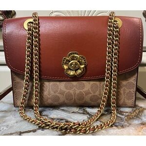 Coach Tea rose Turnlock Purse!